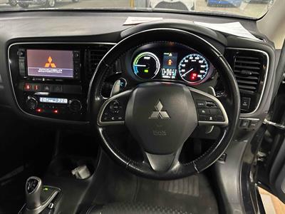 2014 Mitsubishi Outlander - Thumbnail