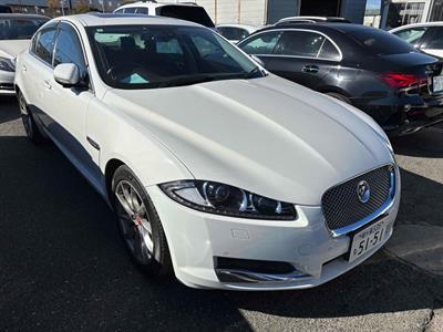 2015 Jaguar XF - Thumbnail