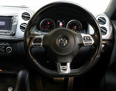 2014 Volkswagen Tiguan - Thumbnail