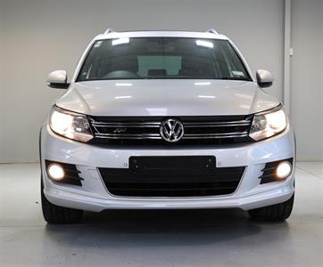 2014 Volkswagen Tiguan - Thumbnail