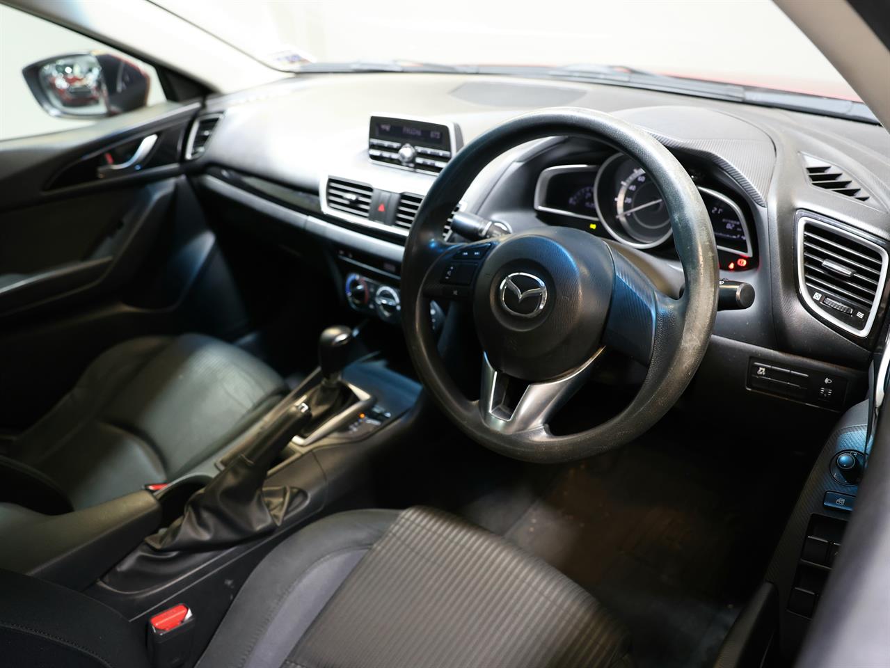 2014 Mazda Axela