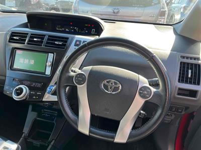 2012 Toyota Prius Alpha - Thumbnail