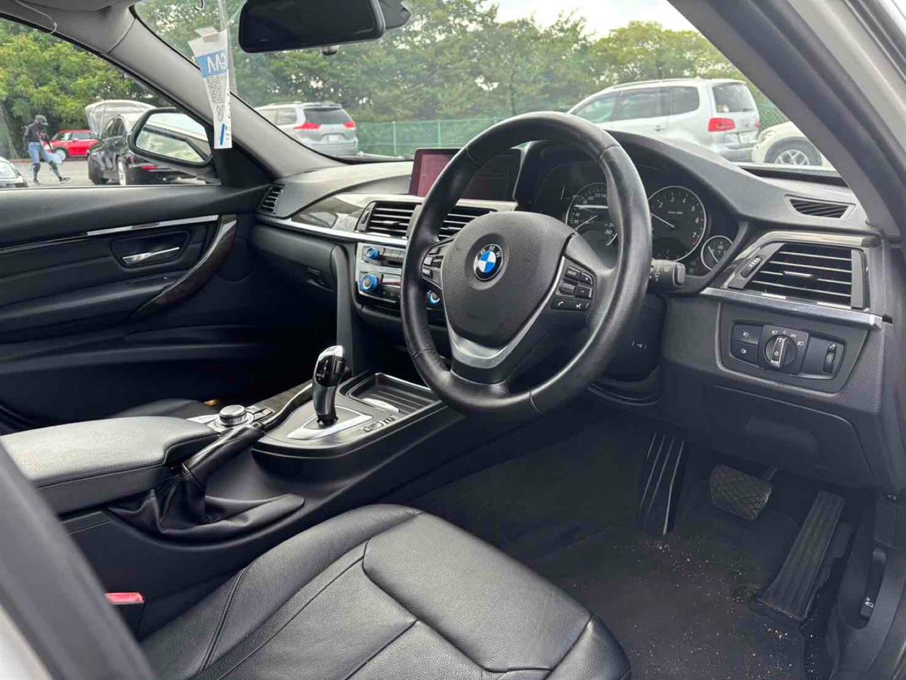 2012 BMW 328i