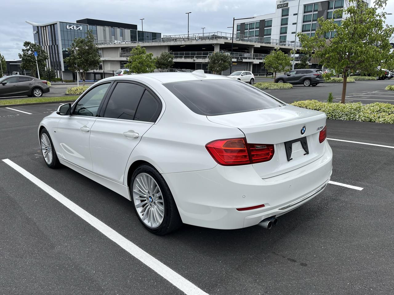 2012 BMW 328i