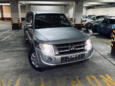 2013 Mitsubishi PAJERO