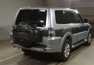 2013 Mitsubishi PAJERO - Thumbnail