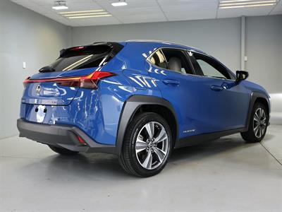 2022 Lexus UX 300e - Thumbnail