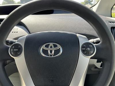 2015 Toyota Prius - Thumbnail