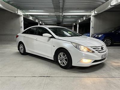 2012 Hyundai i45