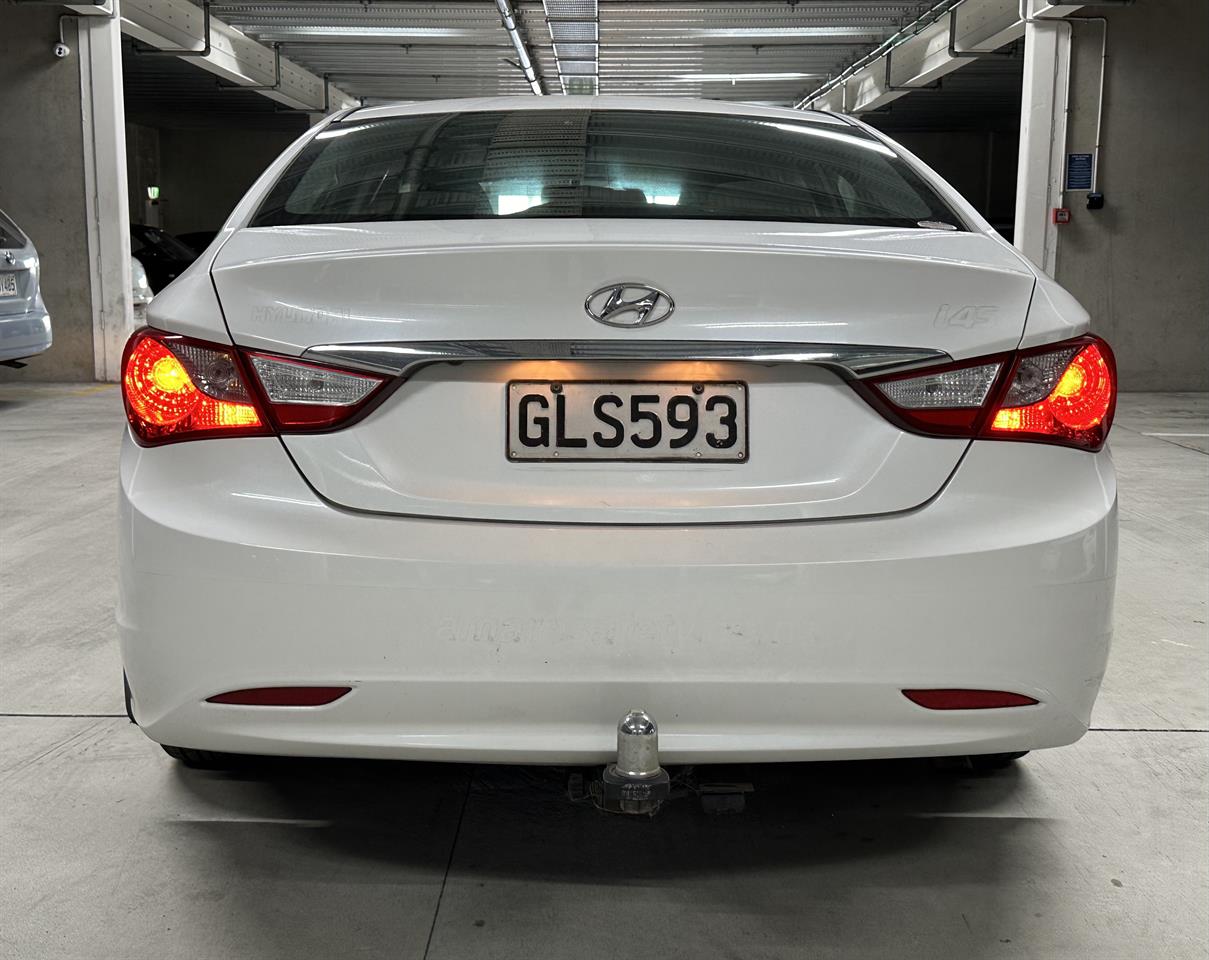 2012 Hyundai i45