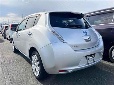 2016 Nissan Leaf - Thumbnail