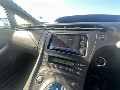 2012 Toyota Prius - Thumbnail