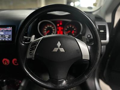 2005 Mitsubishi Outlander - Thumbnail