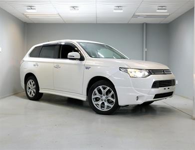 2013 Mitsubishi Outlander - Thumbnail