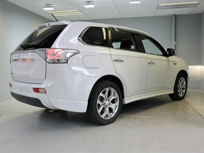 2013 Mitsubishi Outlander - Thumbnail