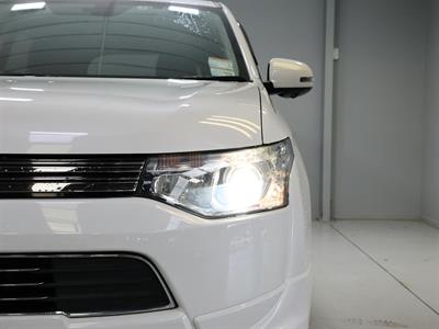 2013 Mitsubishi Outlander - Thumbnail