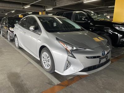 2019 Toyota Prius - Thumbnail