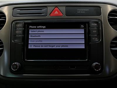 2010 Volkswagen Tiguan - Thumbnail