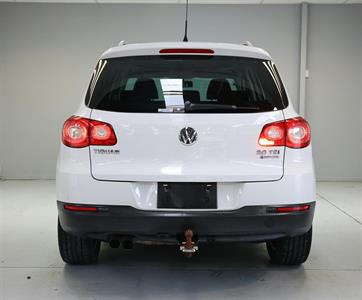 2010 Volkswagen Tiguan - Thumbnail