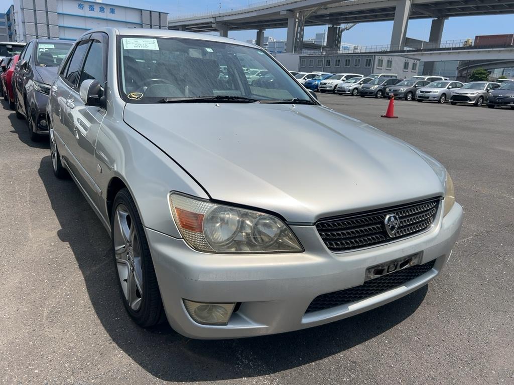 2002 Toyota Altezza