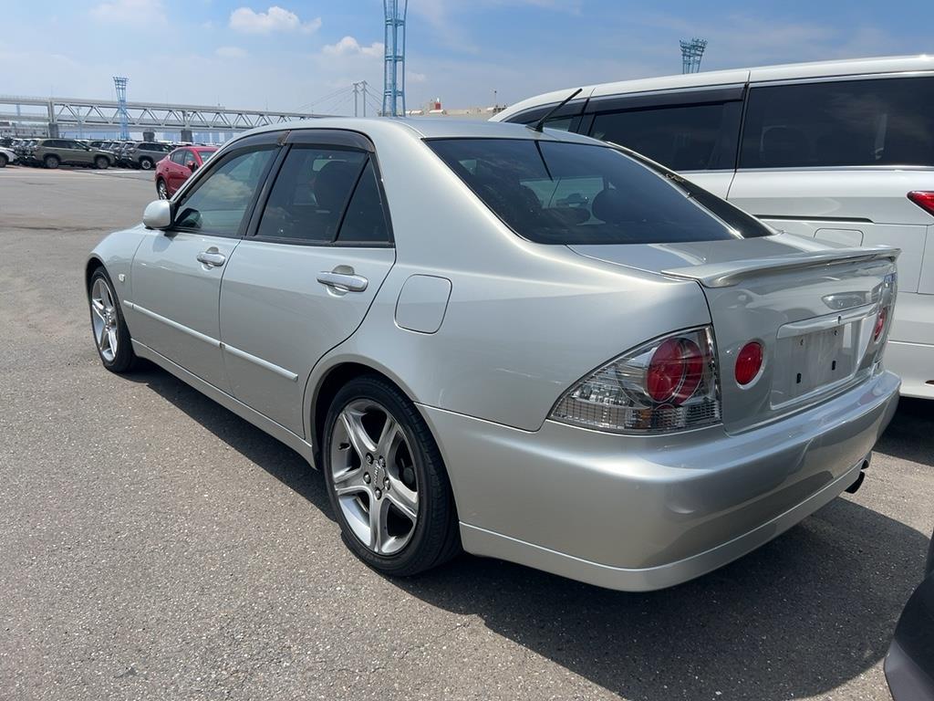 2002 Toyota Altezza