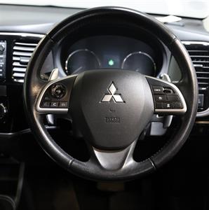 2013 Mitsubishi Outlander - Thumbnail