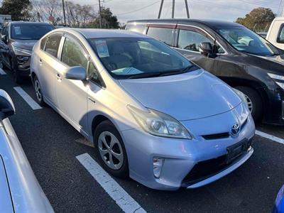 2012 Toyota Prius - Thumbnail