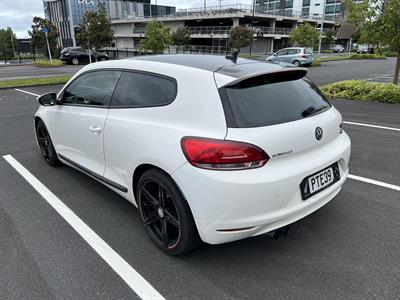 2011 Volkswagen Scirocco - Thumbnail