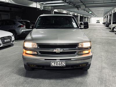 2005 Chevrolet SUBURBAN - Thumbnail