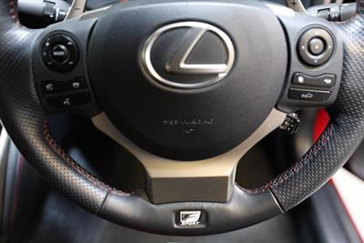 2014 Lexus IS 300H - Thumbnail