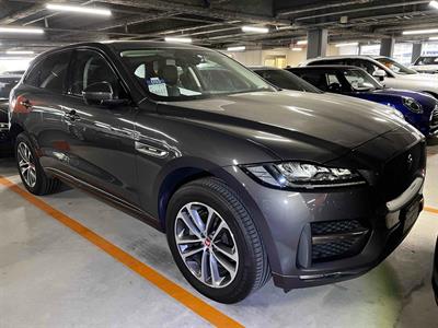 2017 Jaguar F-pace - Thumbnail