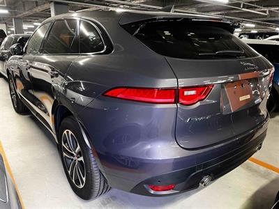 2017 Jaguar F-pace - Thumbnail