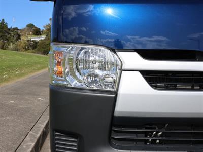 2020 Toyota Hiace - Thumbnail