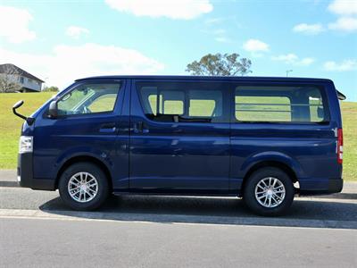 2020 Toyota Hiace - Thumbnail