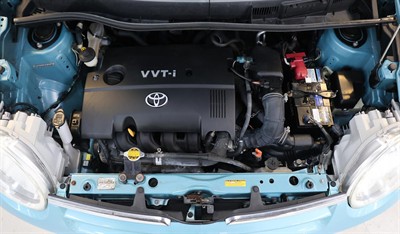 2010 Toyota Sienta - Thumbnail